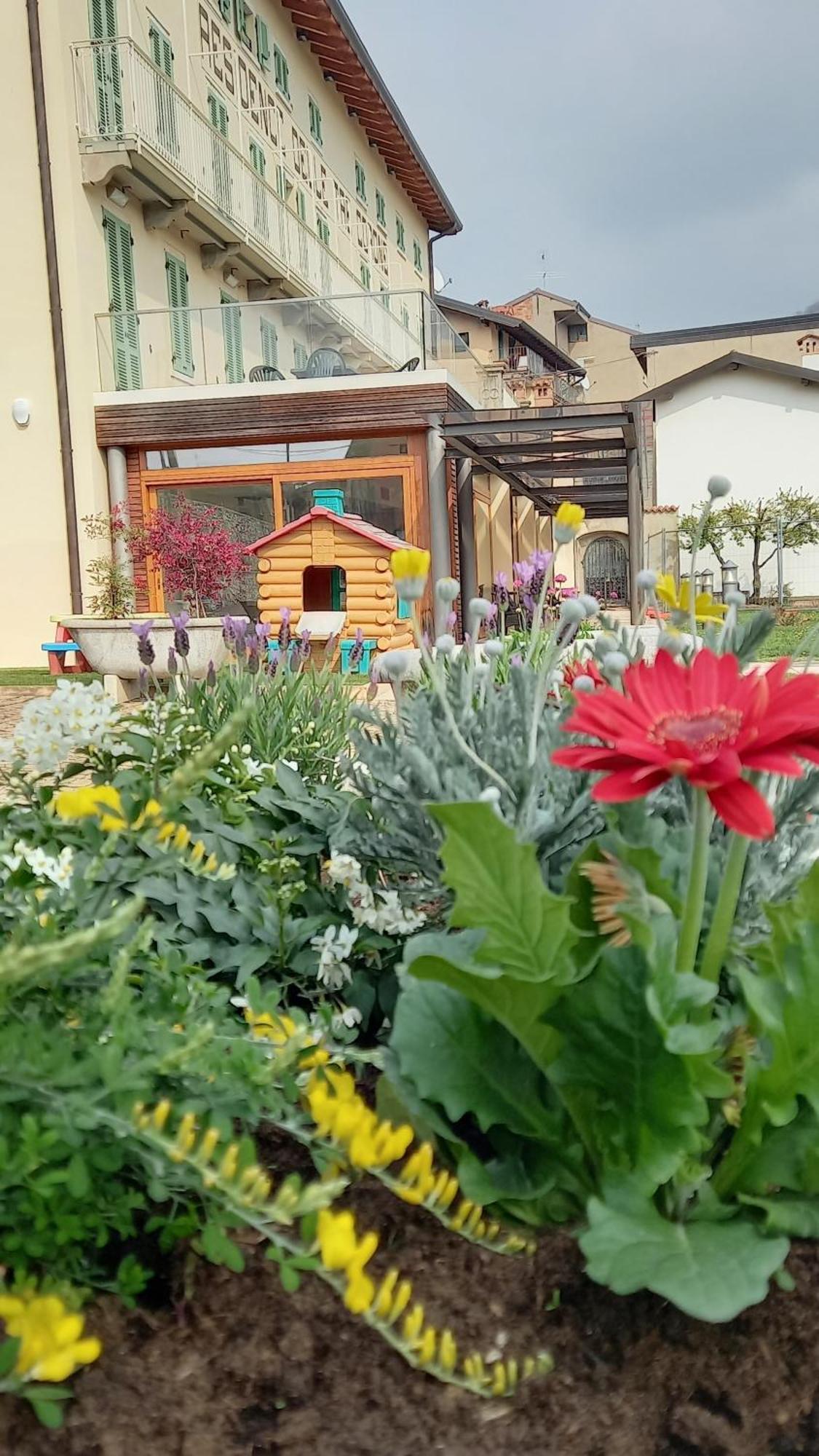 Residence Delle Tre Corone Trescore Balneario Exterior photo